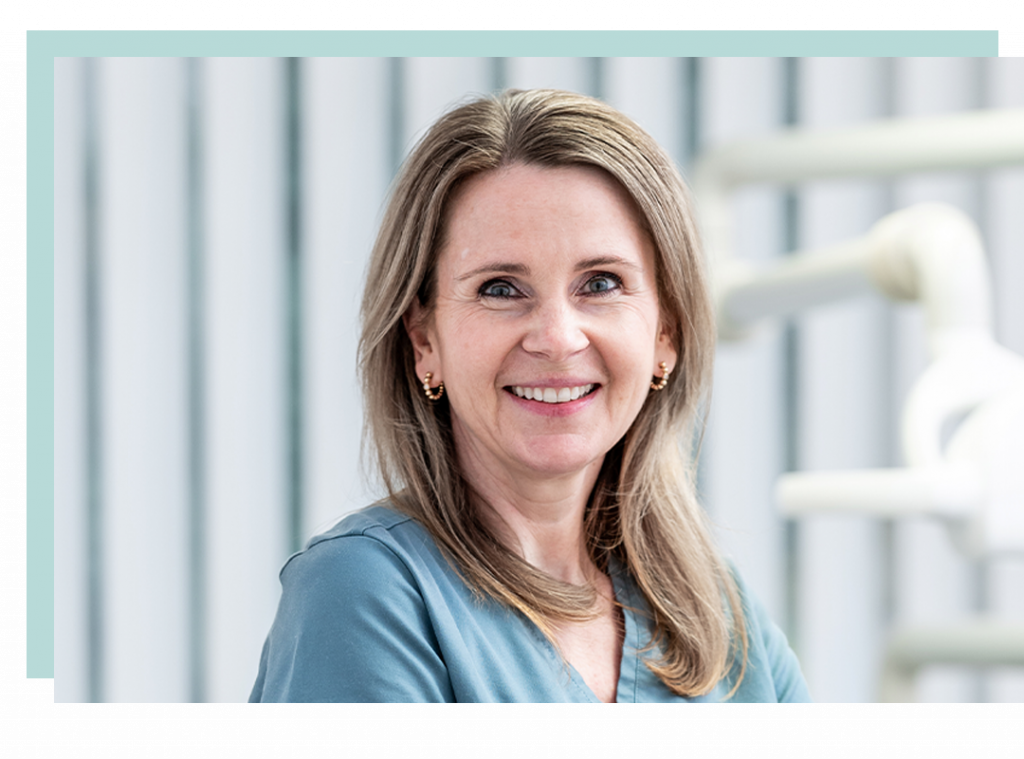 Profilfoto von Frau Dr. Stephanie Janßen der Inhaberin der Praxis und praktizierenden Oralchirurgin dort.